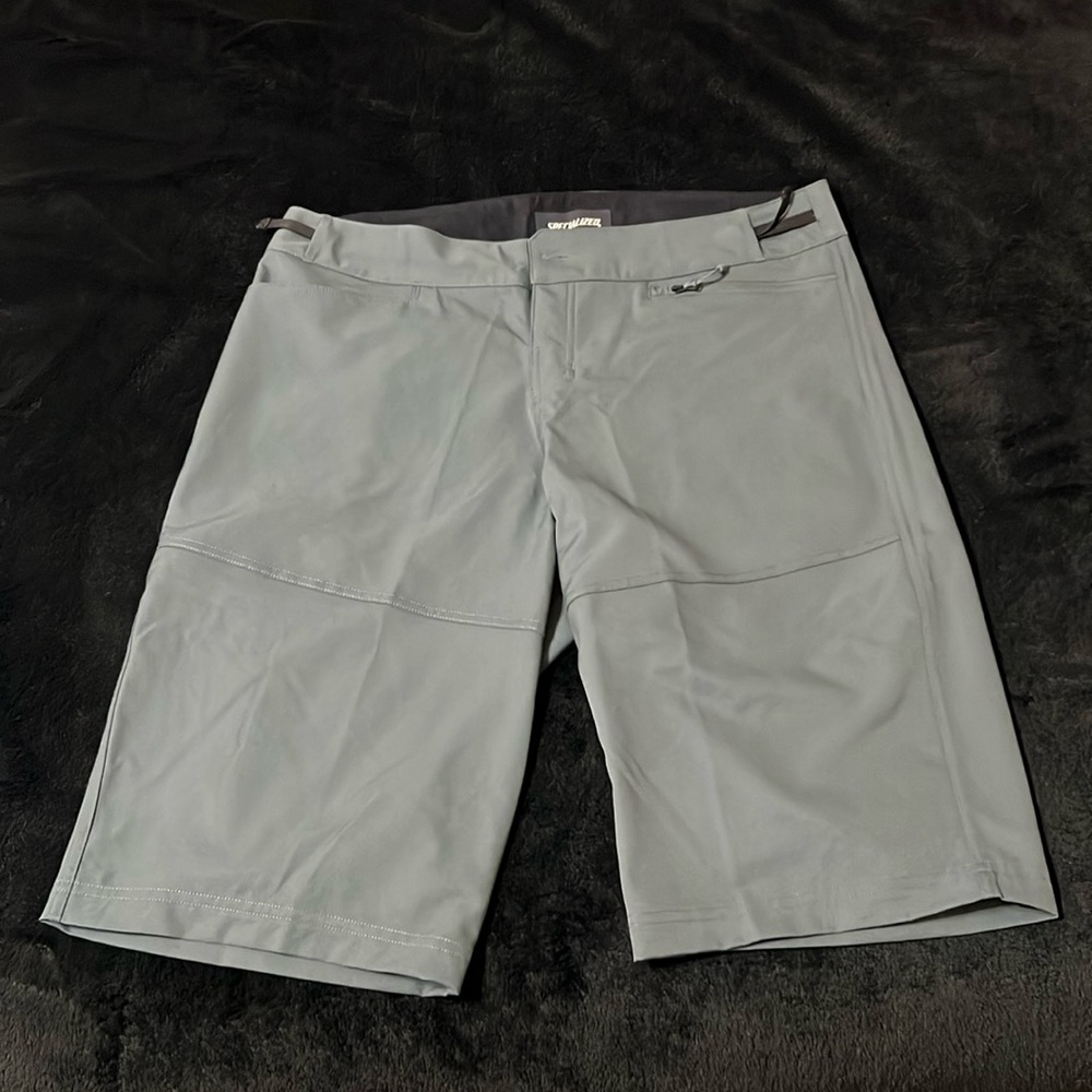 Specialized Mountain Bike Shorts NWOT 34”